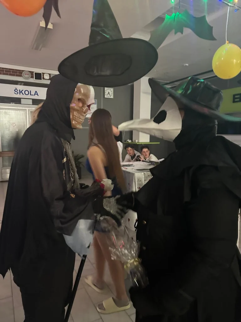Halloweenská přehlídka na domově mládeže