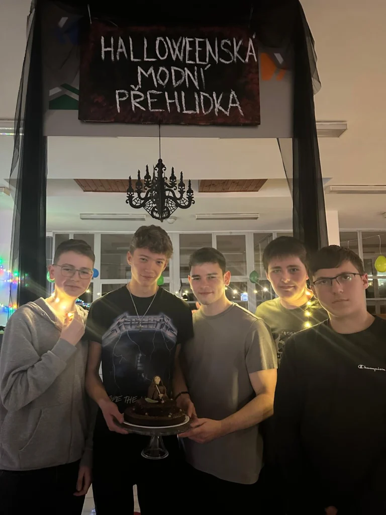 Halloweenská přehlídka na domově mládeže