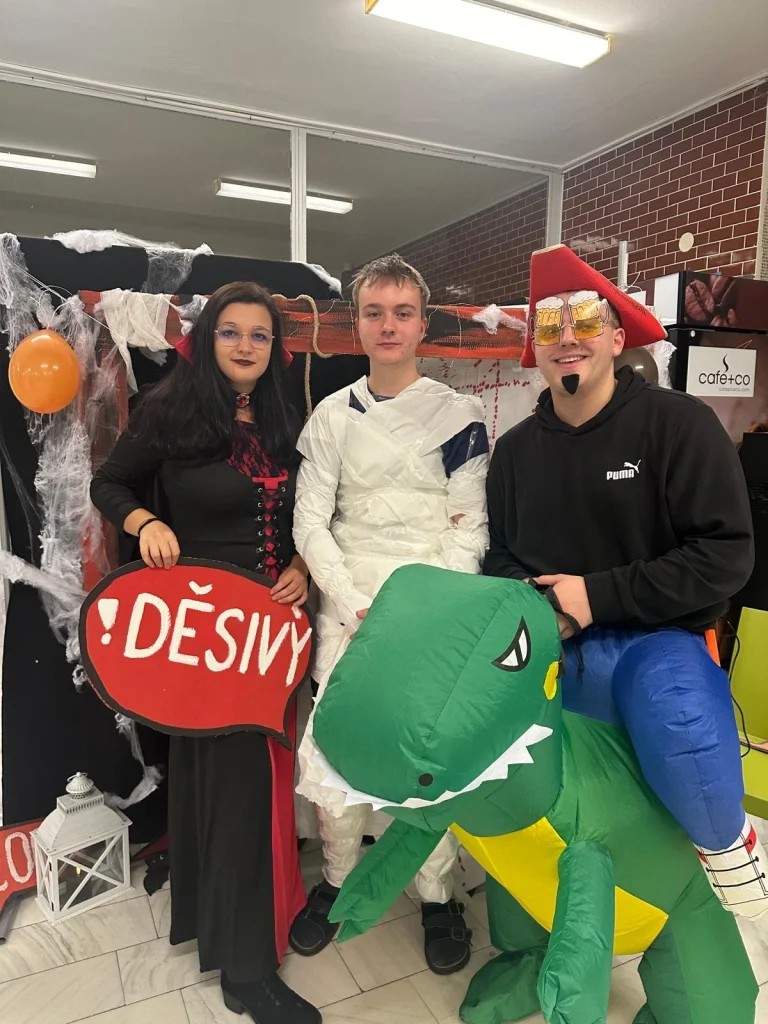 Halloweenská přehlídka na domově mládeže