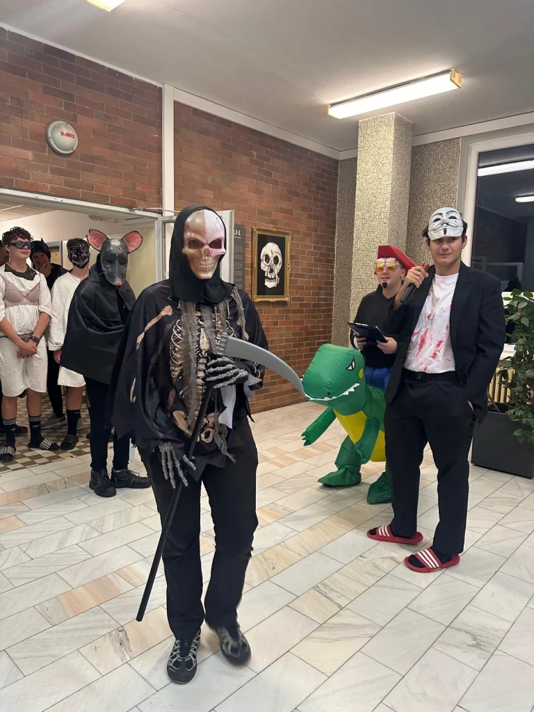 Halloweenská přehlídka na domově mládeže