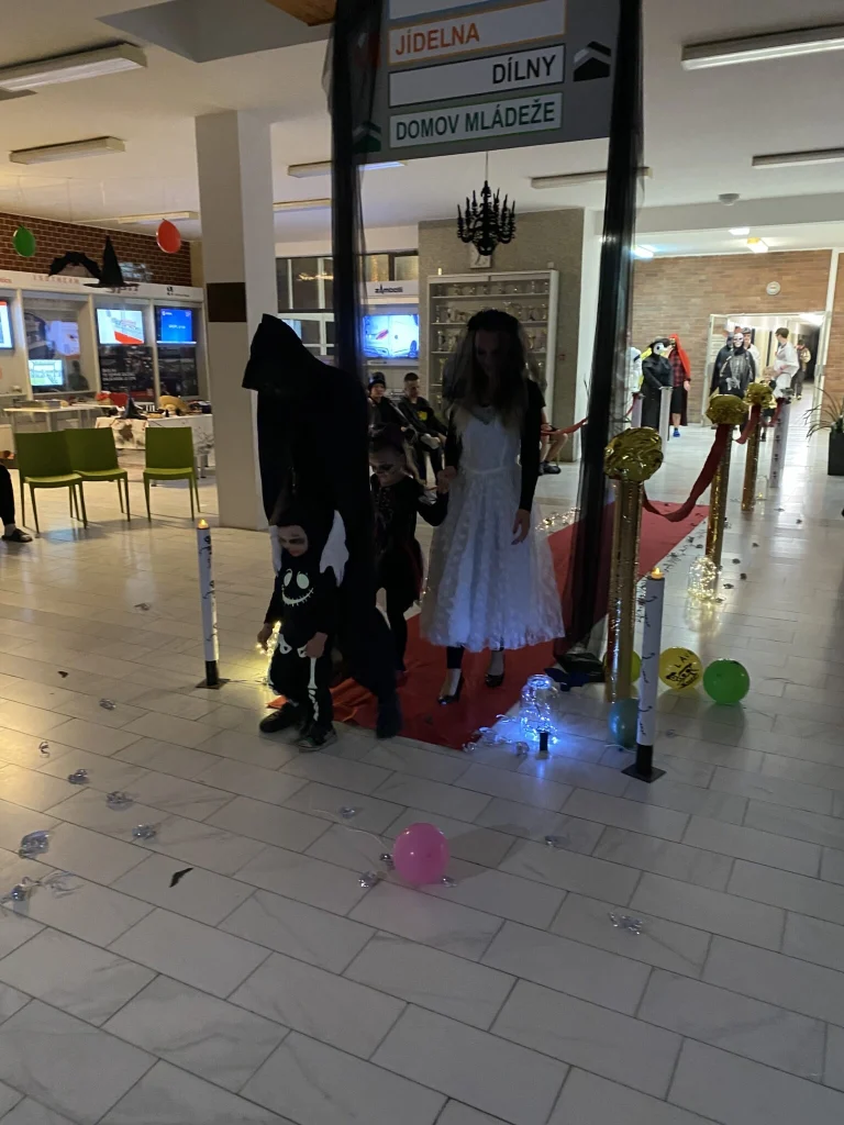 Halloweenská přehlídka na domově mládeže