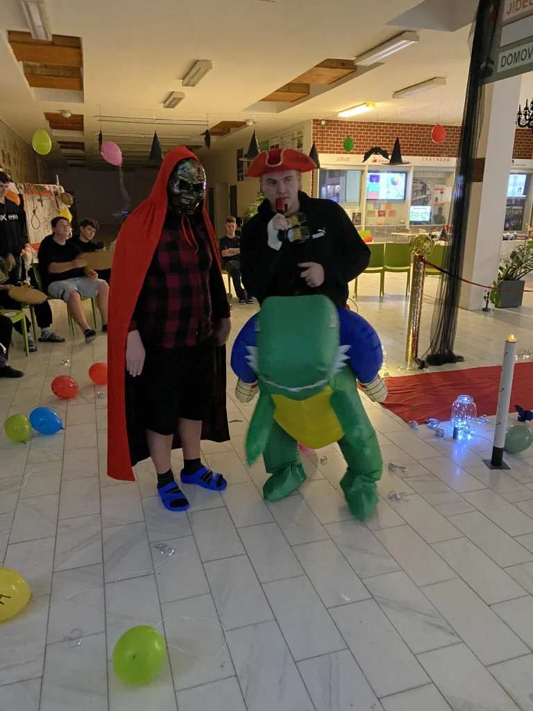Halloweenská přehlídka na domově mládeže