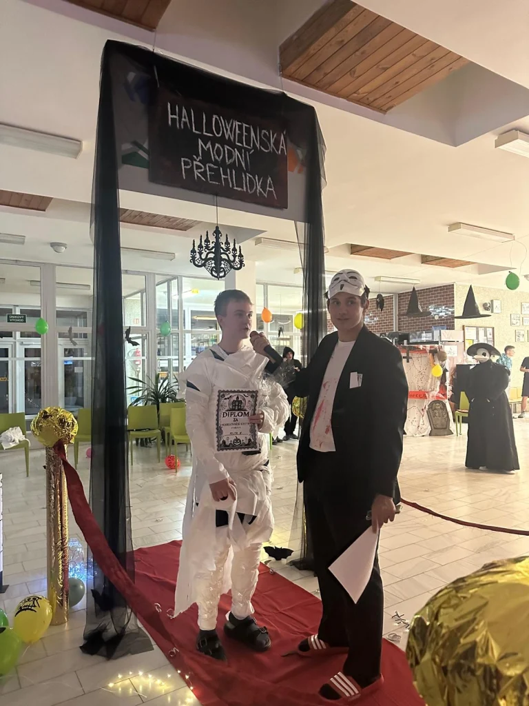 Halloweenská přehlídka na domově mládeže