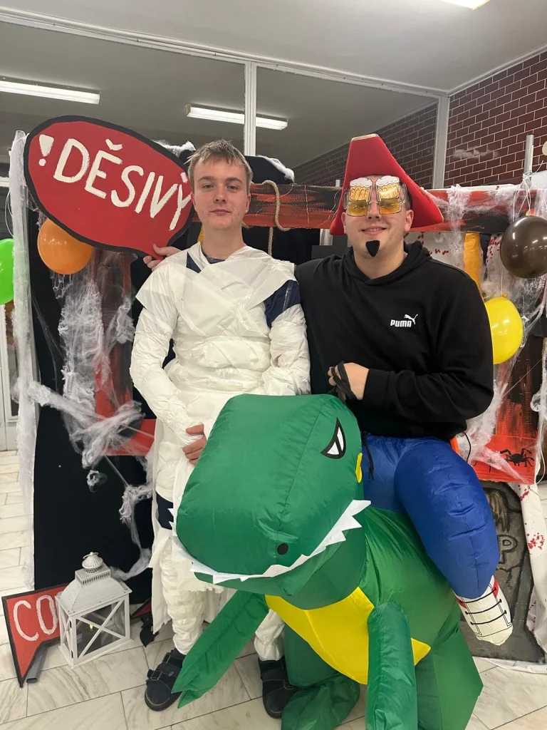 Halloweenská přehlídka na domově mládeže