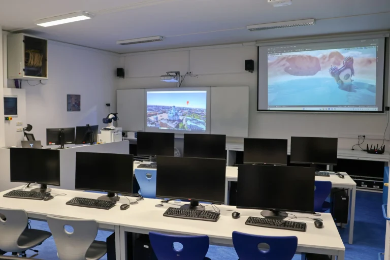 Den otevřených dveří 15. listopadu 2025