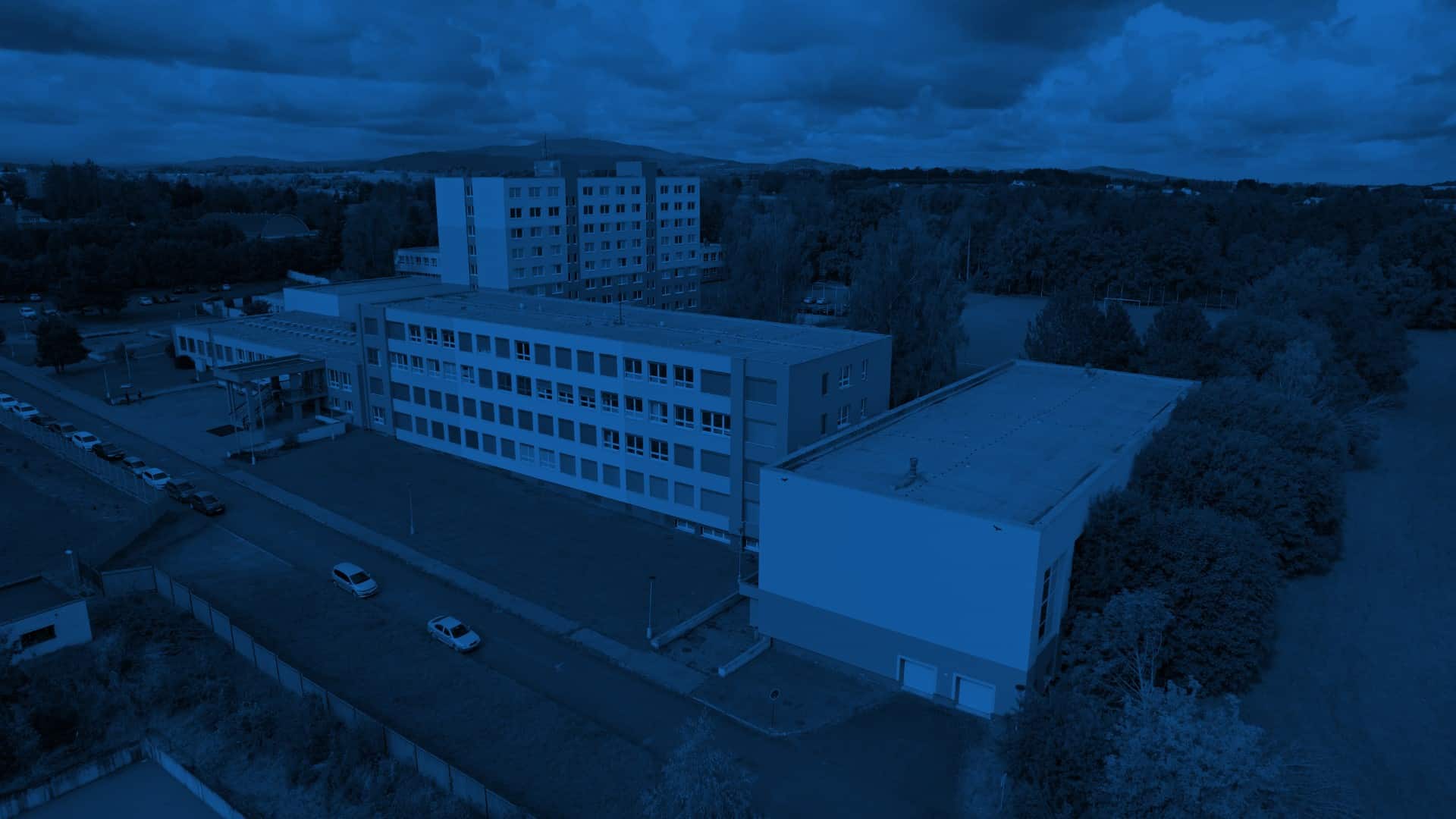 Areál školy